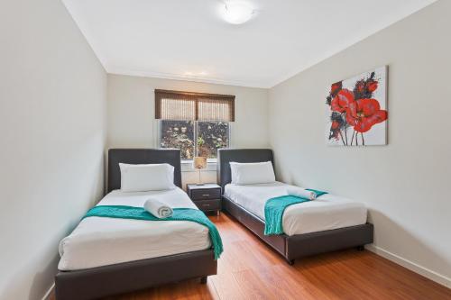 Bulla Hill Villas - Spacious Group Accommodation, 5 Min to Airport