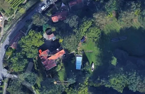 Villa mit Pool im Park Wachwitzgrund - Große Ferienwohnung in EG der Villa in Dresden, Deutschland
