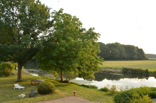 Belle Dépendance du Château le Parc avec sa piscine