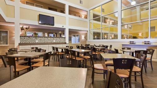Best Western Lakewinds - image 10