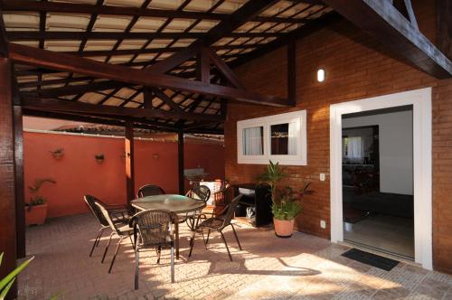 Two-Bedroom House image 4