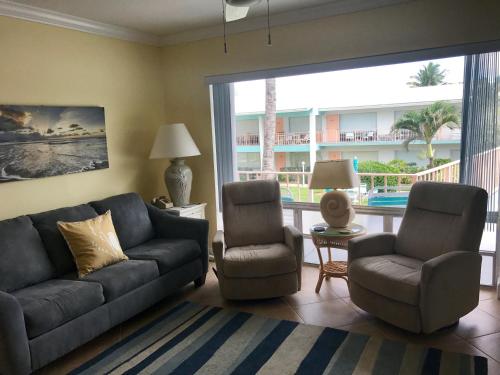 Sunrise Ocean Suites in Hillsboro Part (FL)