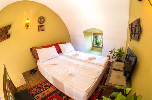 Cozy studio apartment next to the Old Bridge