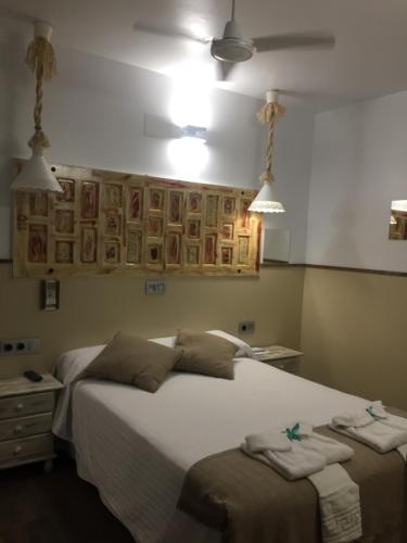 Double or Twin Room image 10