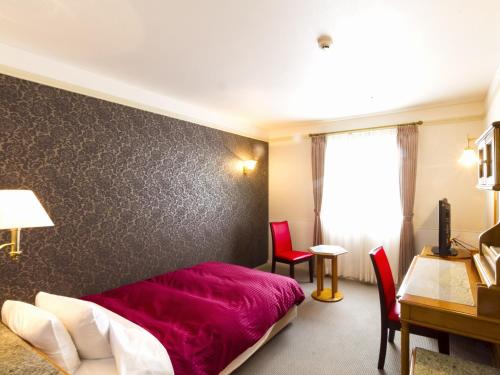 room detail thumbnail 2