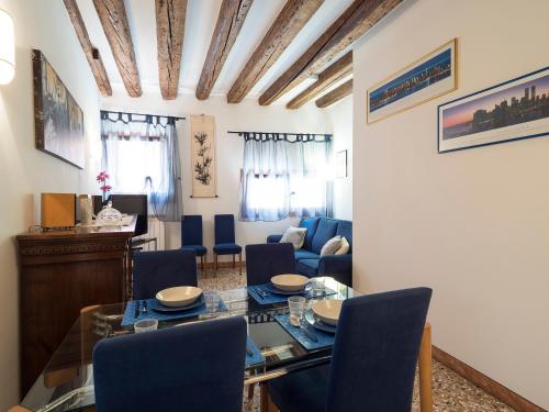 Venice romantic lagoon - image 13