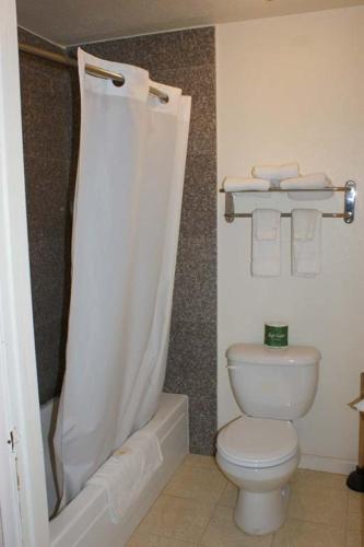Hwy Express Inn And Suites – Thatcher, AZ
