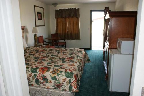 Hwy Express Inn And Suites – Thatcher, AZ