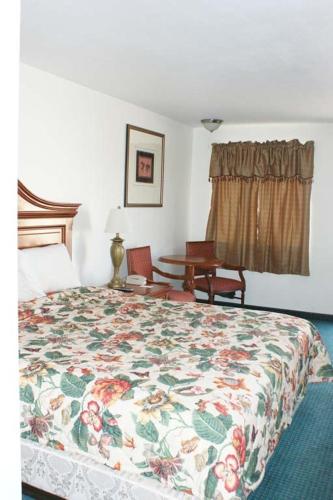 Hwy Express Inn And Suites – Thatcher, AZ