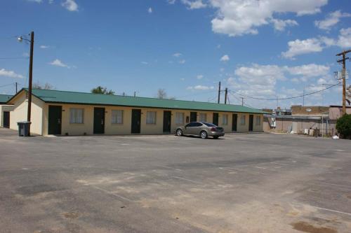 Hwy Express Inn And Suites – Thatcher, AZ