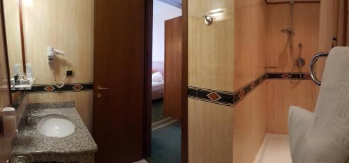 1 king bed, 1 twin bed, 1 sofa bed