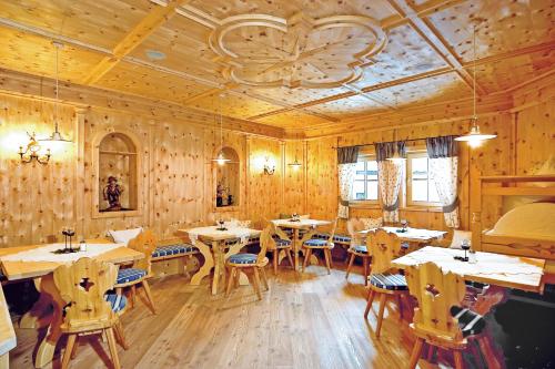 Landhotel Alpenhof Filzmoos - image 2