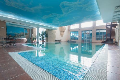 Tsunami Spa Hotel - image 13