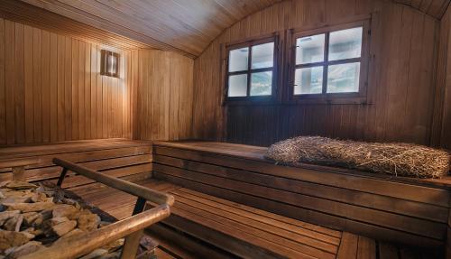Tsunami Spa Hotel - image 11