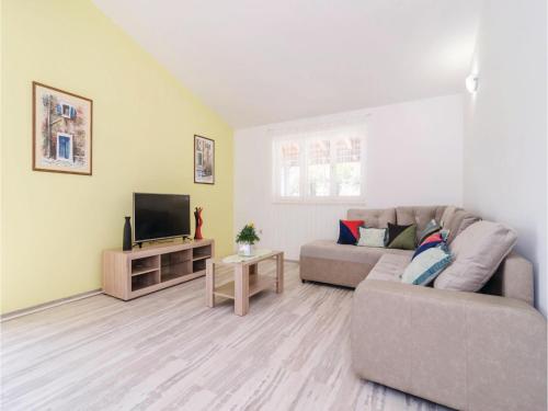 Two-Bedroom Apartment in Ploce in Ploče