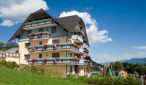 . Hotel Neuwirt