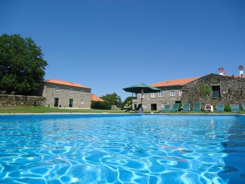 Peldbaseins, Quinta de Luou in Santa Krusa do Lima
