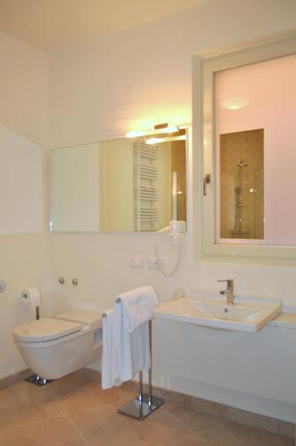 Aromi Piccolo Hotel - image 5