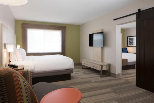 Holiday Inn Express Louisville Northeast, an IHG Hotel