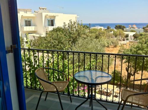 Erkély/terasz, Castellania Hotel Apartments in Tilos