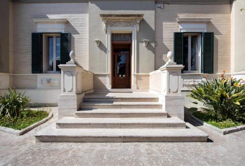 Entrance, Villa delle Zagare - private hydromassage pool in Surbo