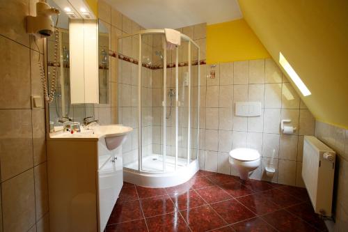 Bathroom, Hotel Zum Kanzler in Sudharz