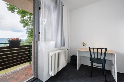 Double Room with Balcony and Mountain View