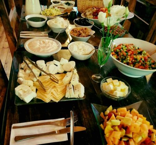 식음료(F&B), 푼닥 게스트하우스 (Pundak guesthouse) in 라못