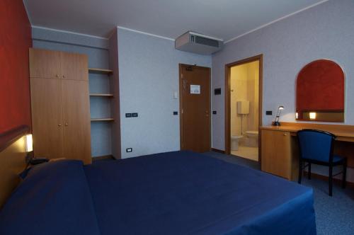 Double Room (1 Adult)