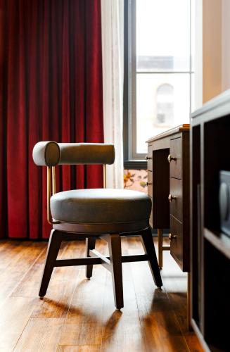 King Room image 2