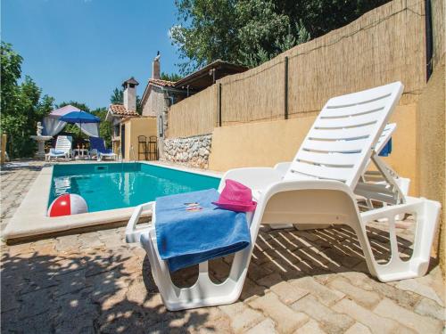  Holiday home Barbici 21 with Outdoor Swimmingpool in Barbići