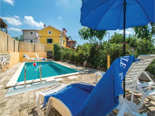  Holiday home Barbici 21 with Outdoor Swimmingpool, Pension in Barbići