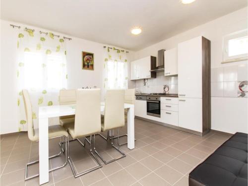  Holiday home Trget Reburici in Trget