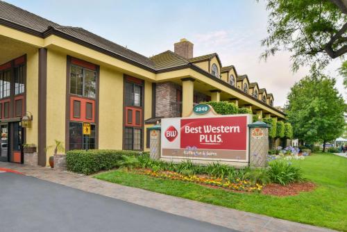 Best Western Plus Raffles Inn & Suites