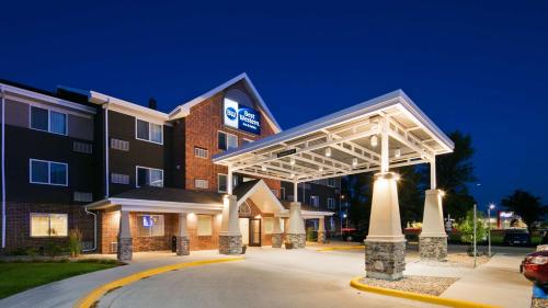 Best Western Harvest Inn & Suites