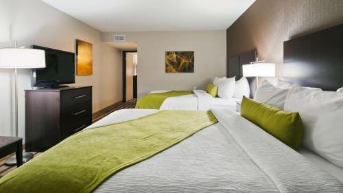 Best Western Harvest Inn & Suites