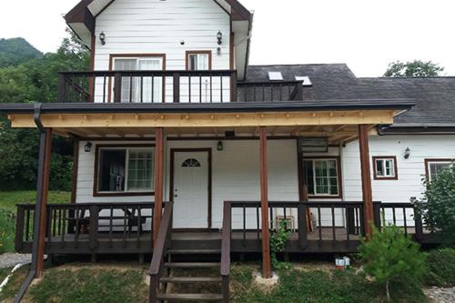 Izmir Pension, Gangneung