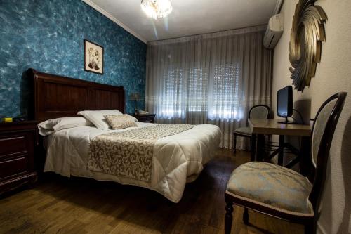 Hostal Goya Suites - Tap to explore photos