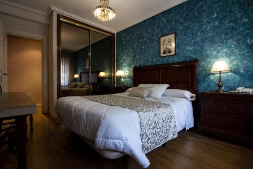 Hostal Goya Suites