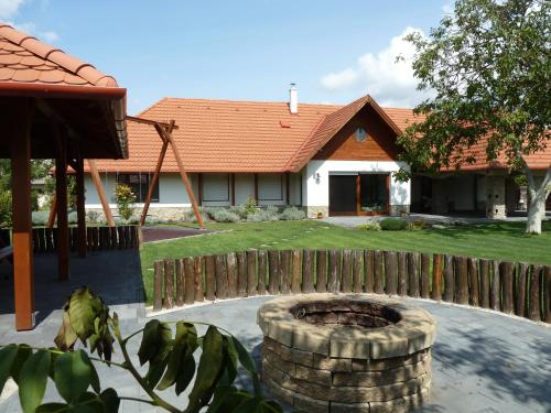 Villa Holiday in โปรอสซโล่