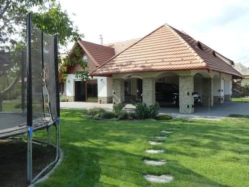 Villa Holiday in โปรอสซโล่