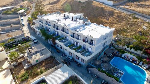 Kilátás, Porto Castello in Exo Gialos Thiras