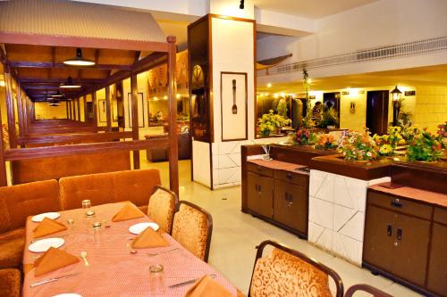 ห้องอาหาร, โรงแรมปุญจา อินเตอร์เนชั่นแนล (Hotel Poonja International) in มังกาลอร์