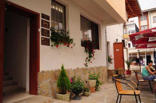 Family Hotel Biju - image 14