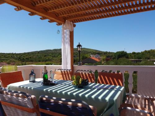 Guest House Sucuraj - image 3