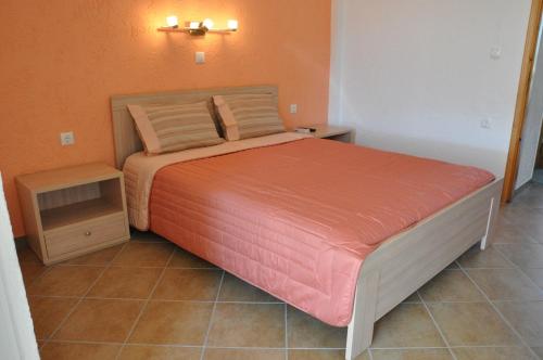 2 twin beds, 1 sofa bed