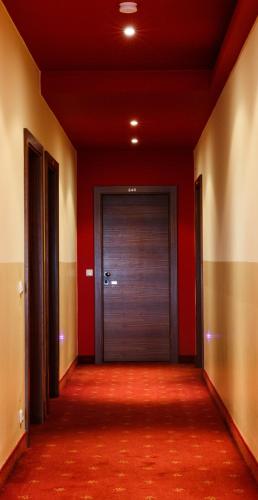 Hotel Salzburg – Salzburg, IA