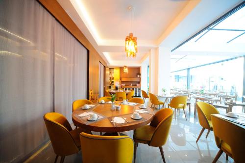 Atrium Ambiance Hotel - main image