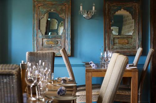 บริการและสิ่งอำนวยความสะดวก, The Wheatsheaf Combe Hay in มิดฟอร์ด