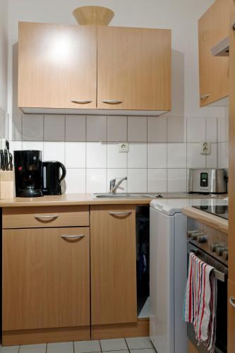 One-Bedroom Apartment image 3